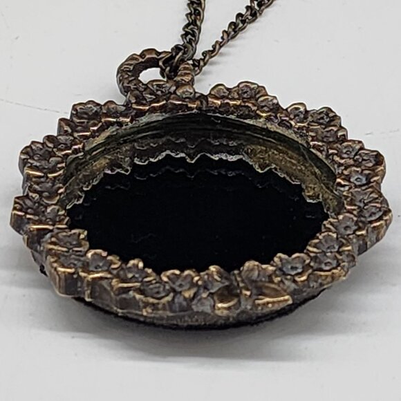 Vintage Brass Hand Mirror Pendant With Chain Round Butterfly Floral Detail 2" - Picture 4 of 7